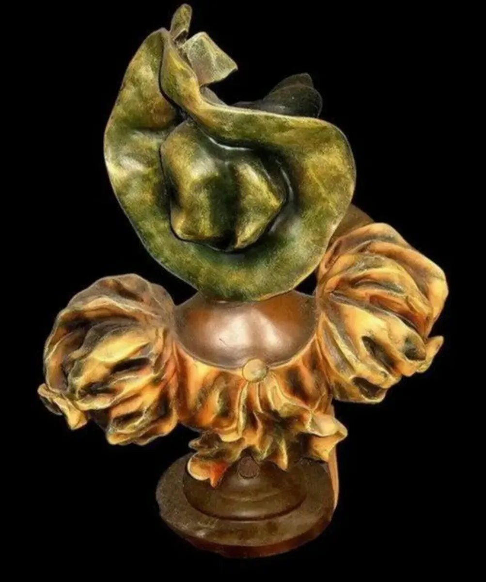Substantial Vintage Bust "Libellule" - Image 2