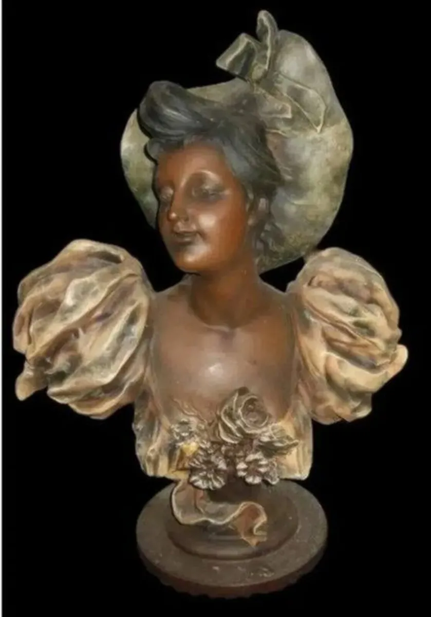 Substantial Vintage Bust "Libellule" - Image 3