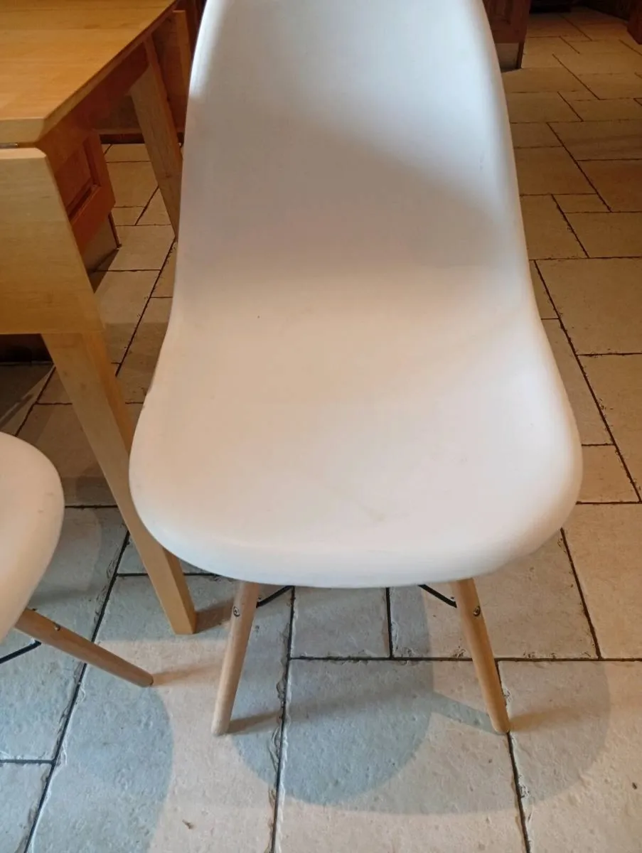 Folding table and 2 chairs - Image 3