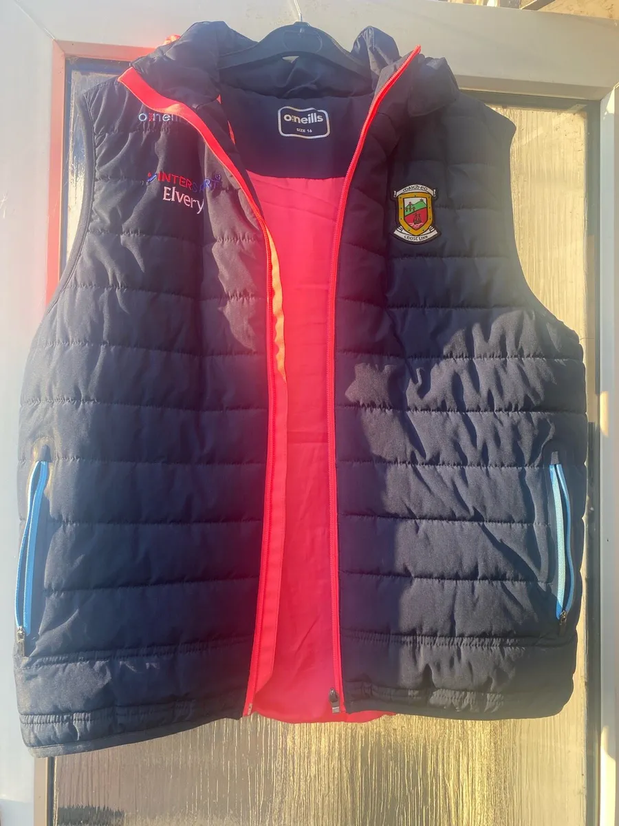 O Neil’s mayo gaa women’s sleeveless jacket for sa - Image 1