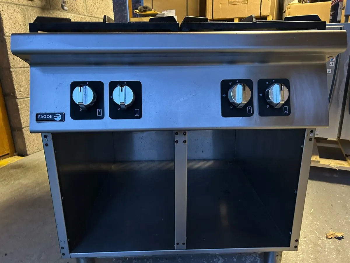 Gas 4 burner commercial hob - Image 2