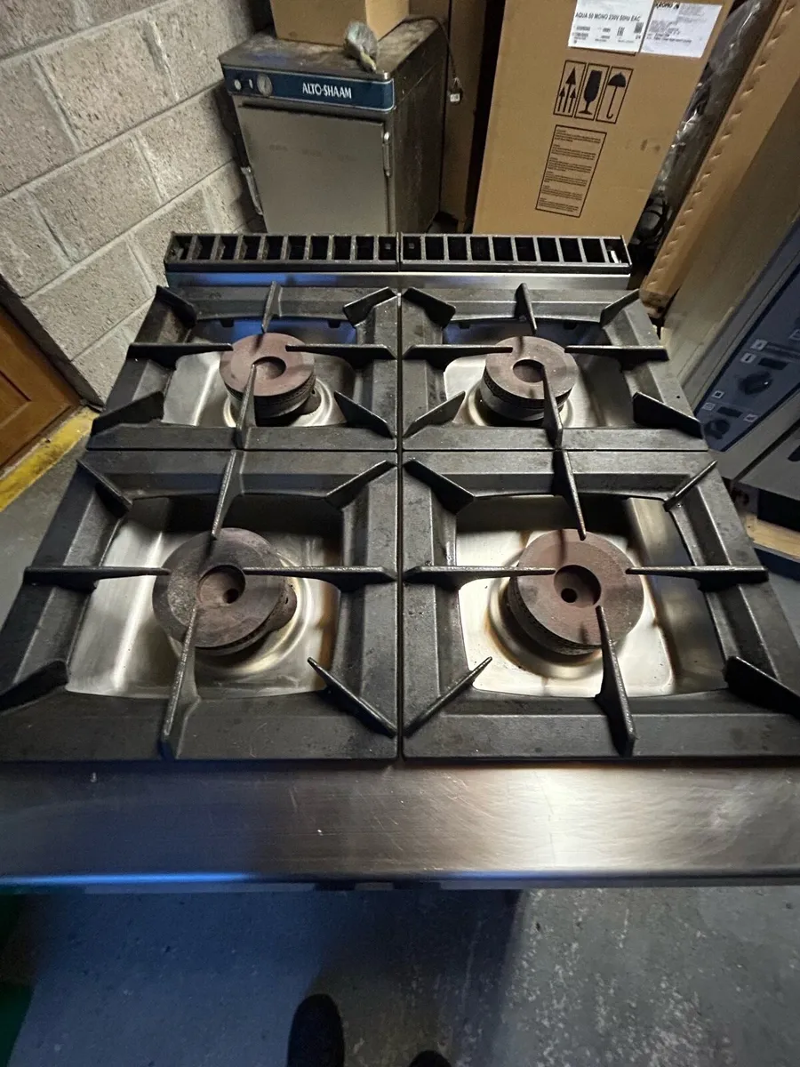 Gas 4 burner commercial hob - Image 4