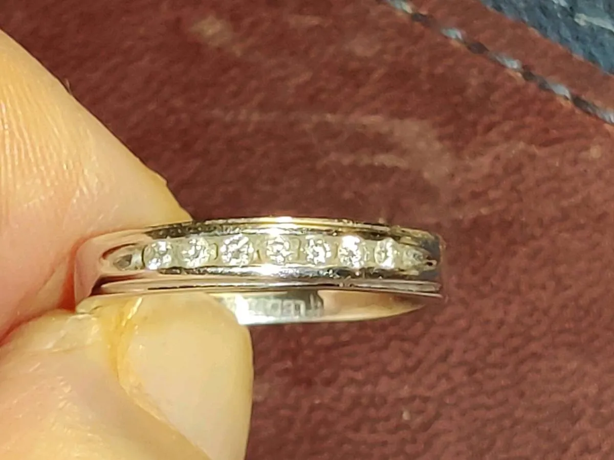 DIAMOND ETERNITY, 9CT WHITE Gold New Dress Ring ! - Image 1