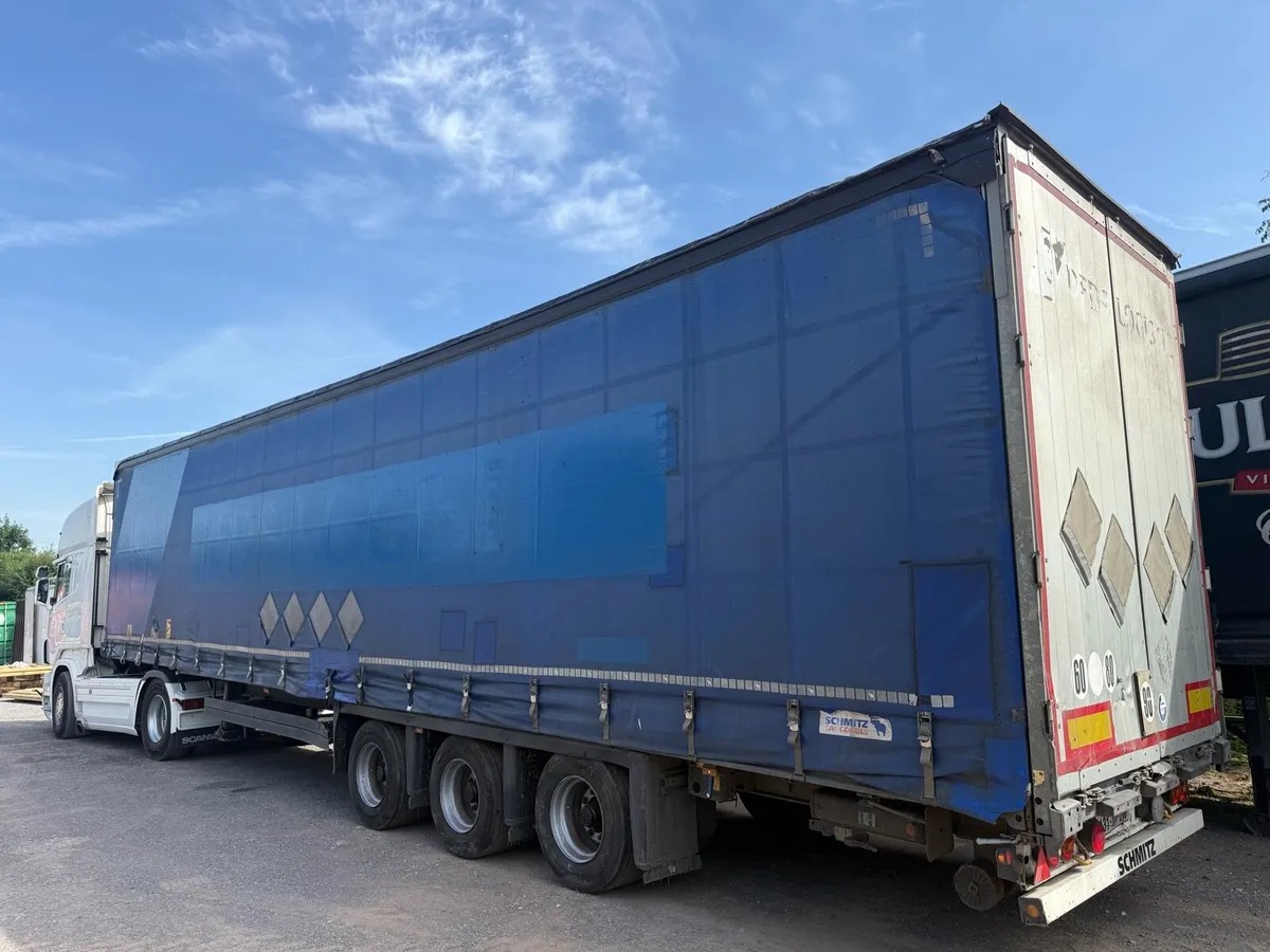 Schmitz Megaliner Curtainsider - Image 2