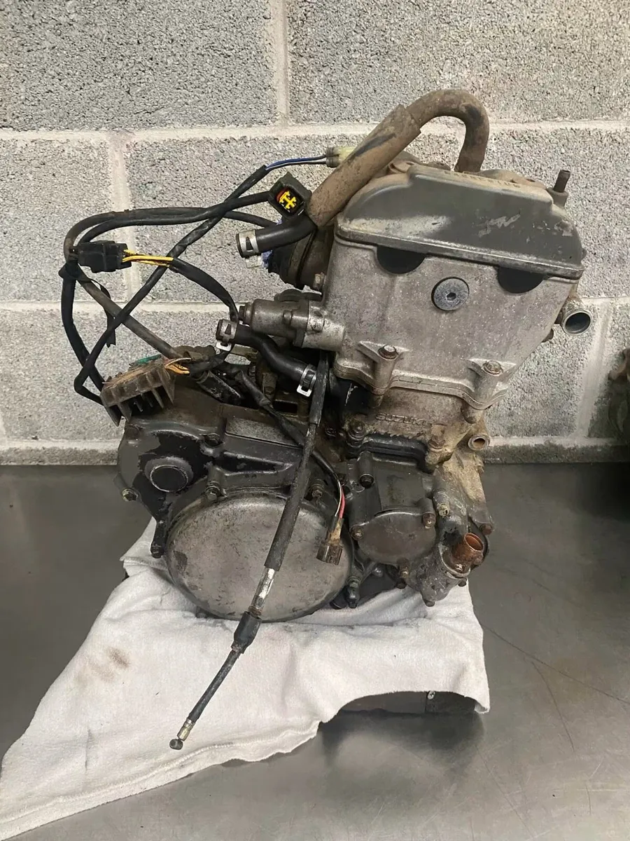 SUZUKI DRZ 400 ENGINE PARTS - Image 1