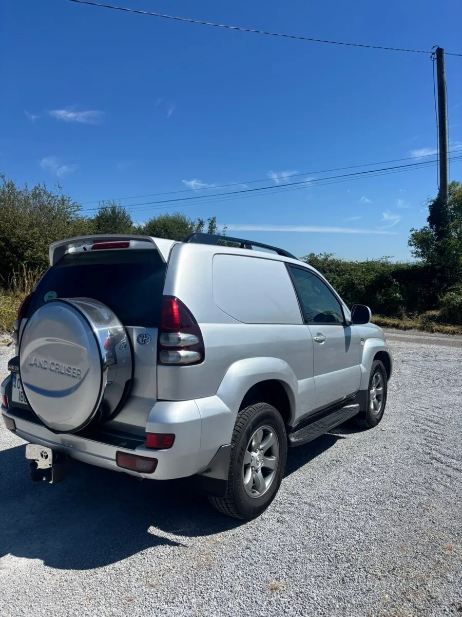 2007 Land Cruiser - Image 2