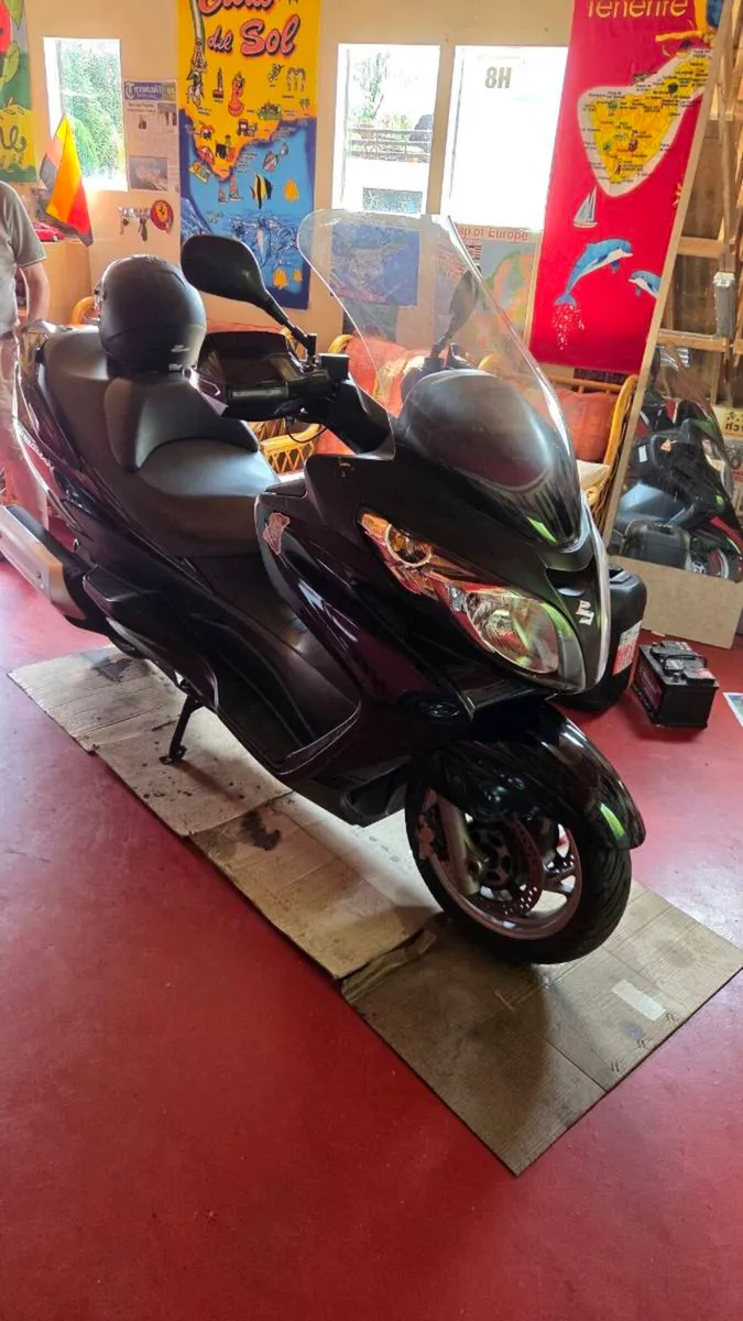 Suzuki Burgman - Image 3