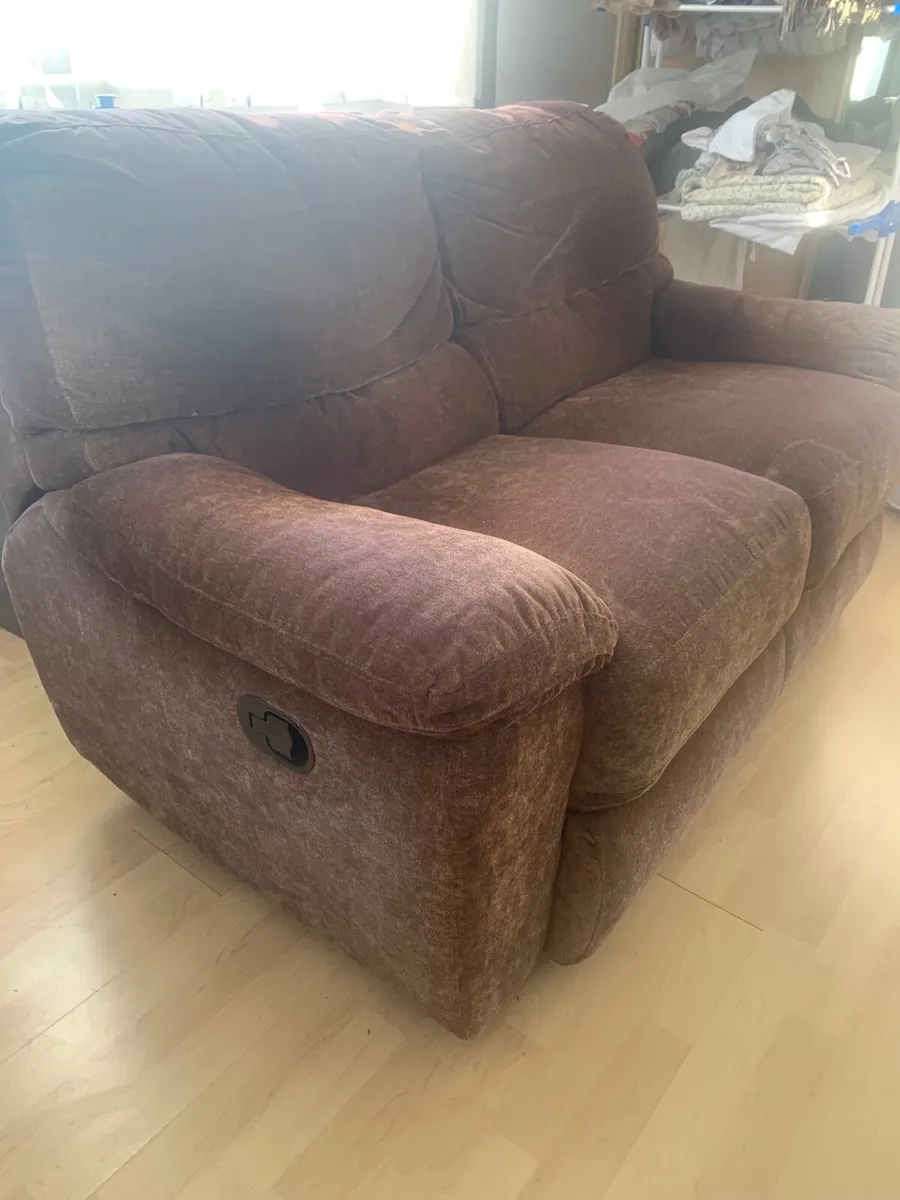 2 seater reclining couch FREE to take away. - Image 3