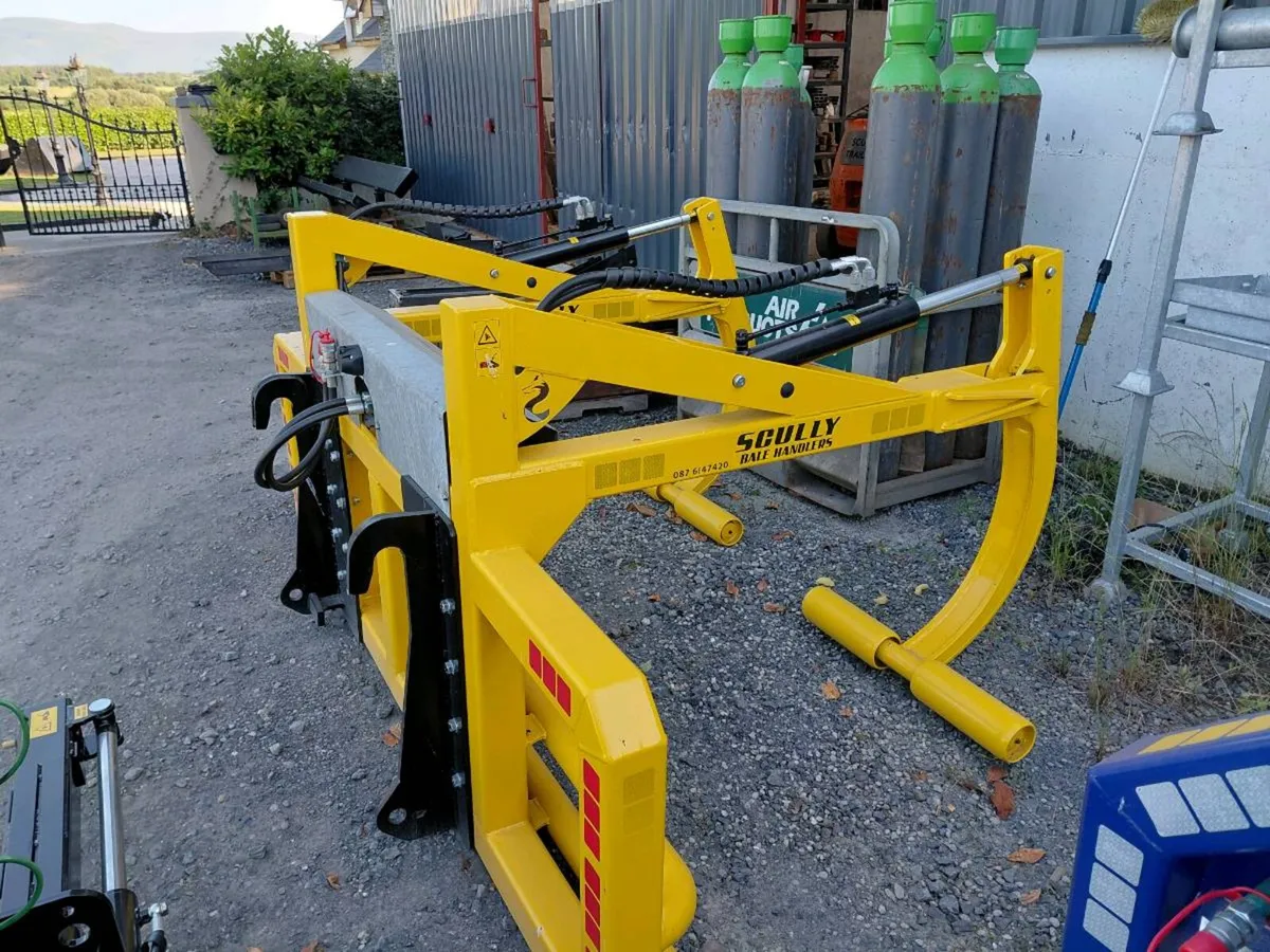 Bale handlers - Image 1