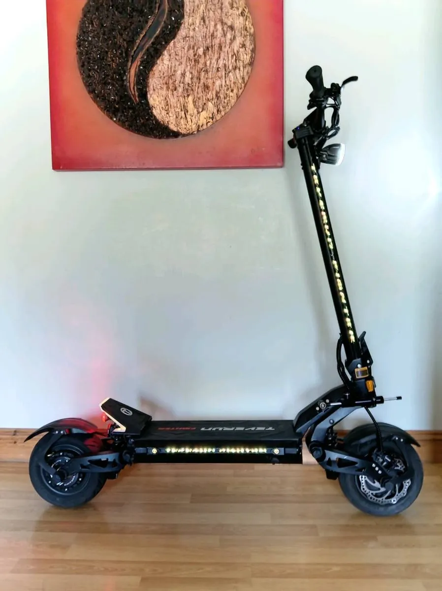 Scooter Teverun Fighter 11 EXTS Included Trade In - Image 2