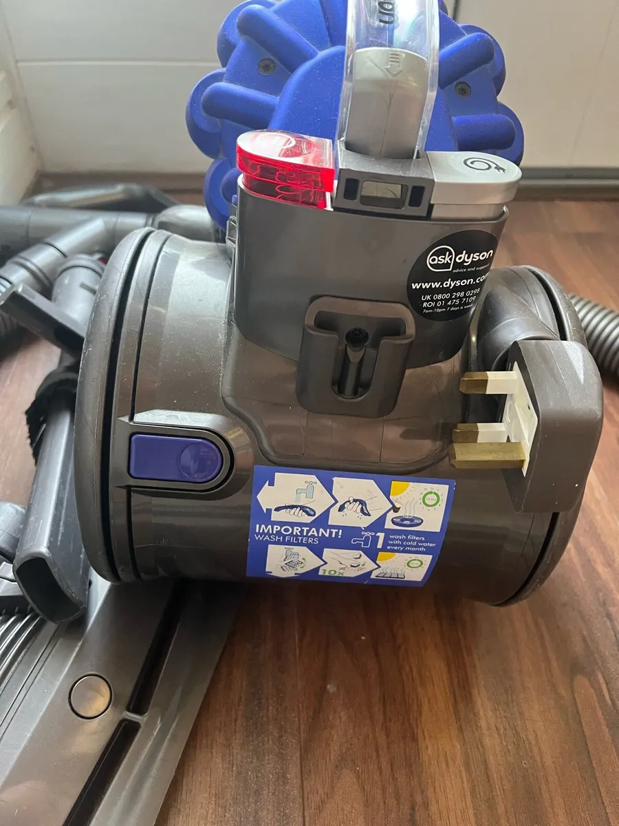Dyson DC26 City vacuum cleaner - Image 3