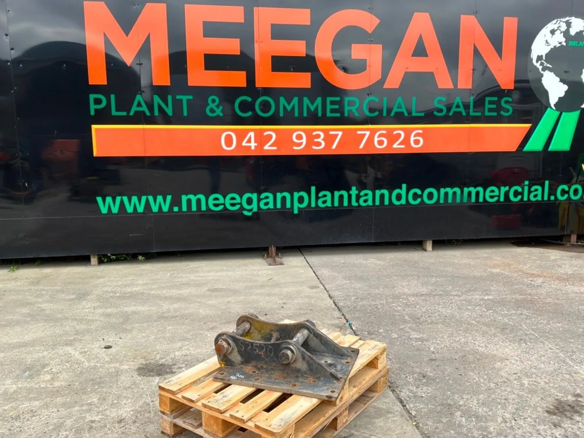 13 tonne Hammer cradle.....65mm pins.......1368. - Image 1