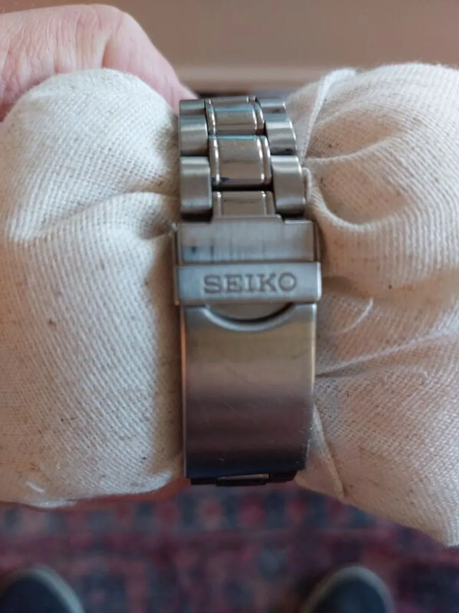 Seiko Chronograph 100m Tachymeter 7T92 - PRICE DROP - Image 4