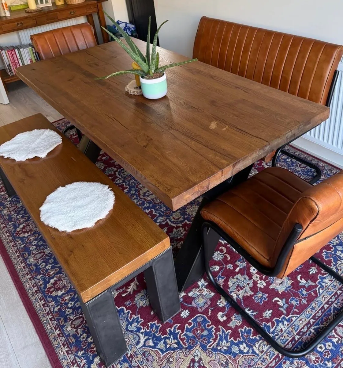 Kitchen table and chairs - Image 2