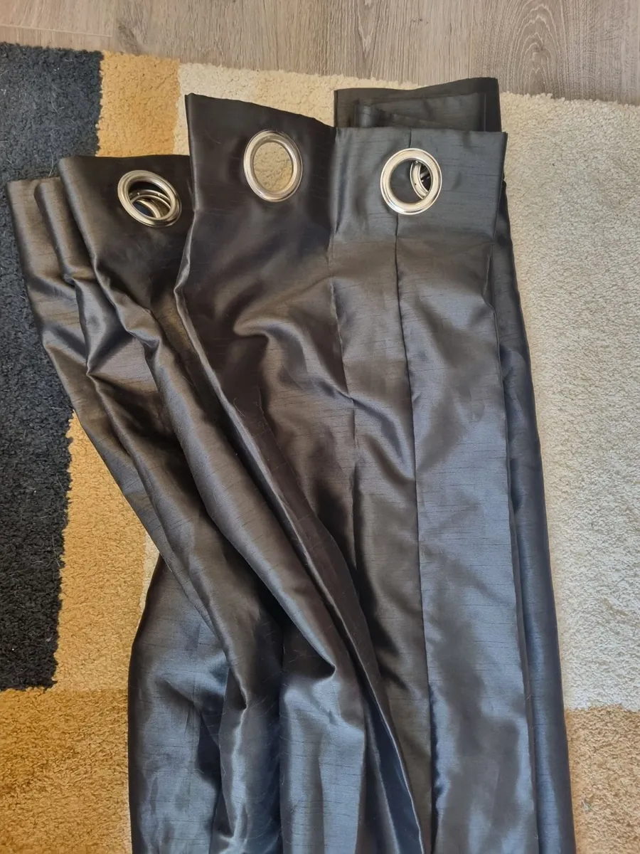 Black Lined Curtains 90x90 - Image 3