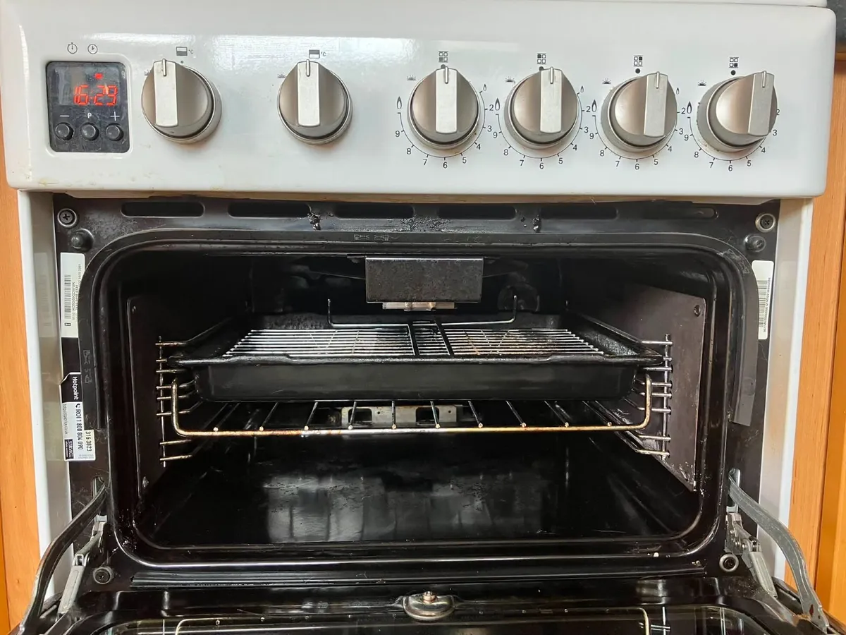 Gas Cooker (Mains Gas) - Image 1