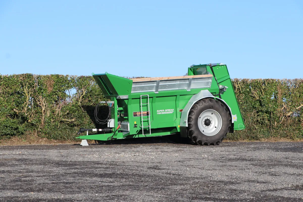 Cross 1100 Muck Spreader - Image 1