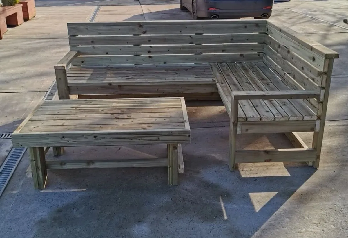 Garden furniture - Image 1