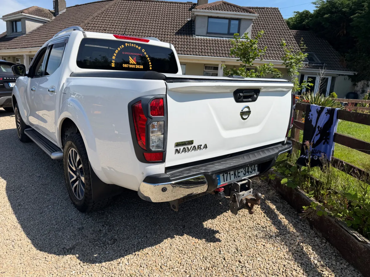 Nissan Navara 2017 2.3 Automatic 5 Seatet Crew cab - Image 3