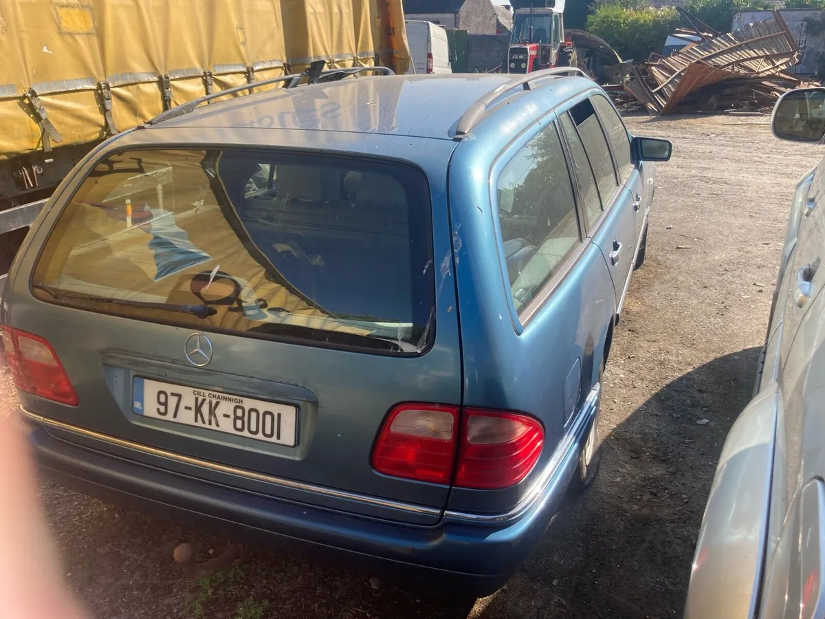 Mercedes Eclass - Image 3