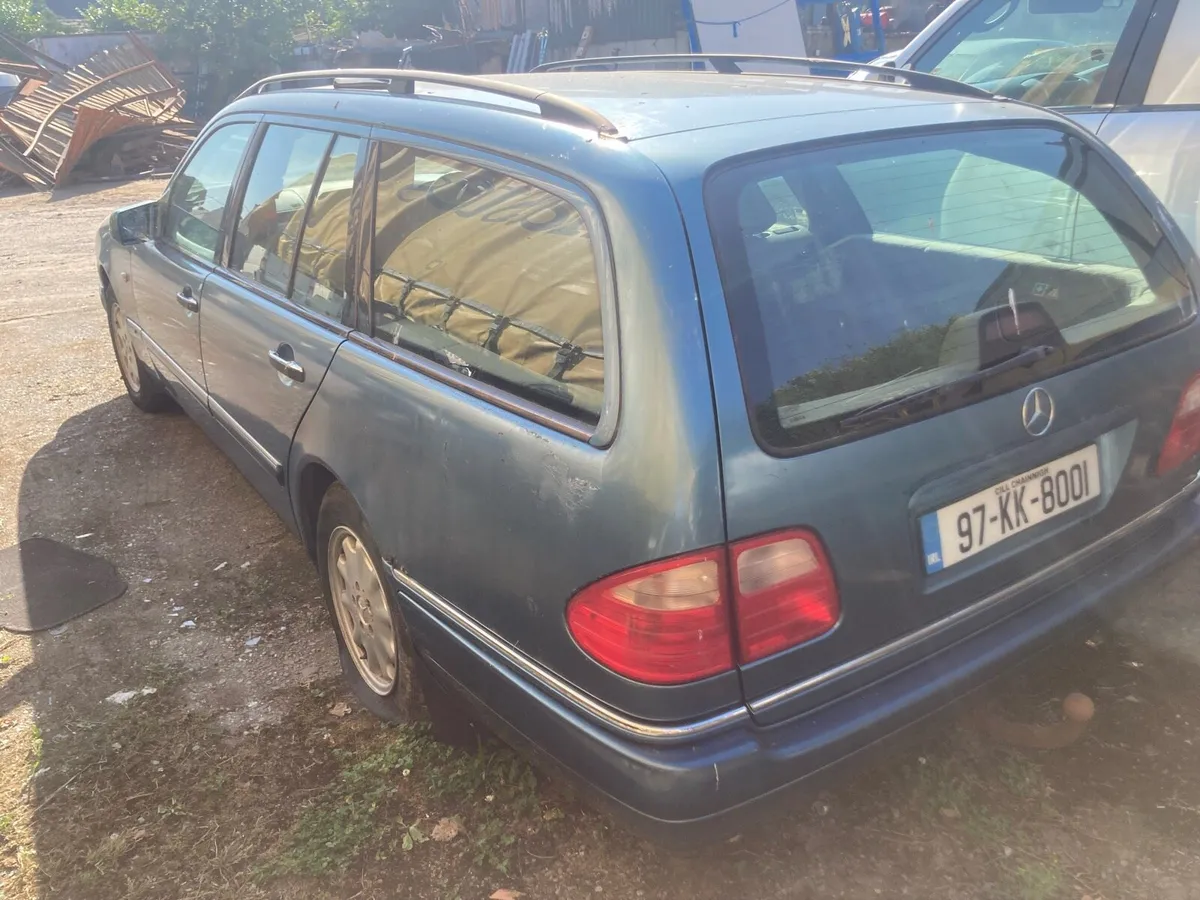 Mercedes Eclass - Image 4