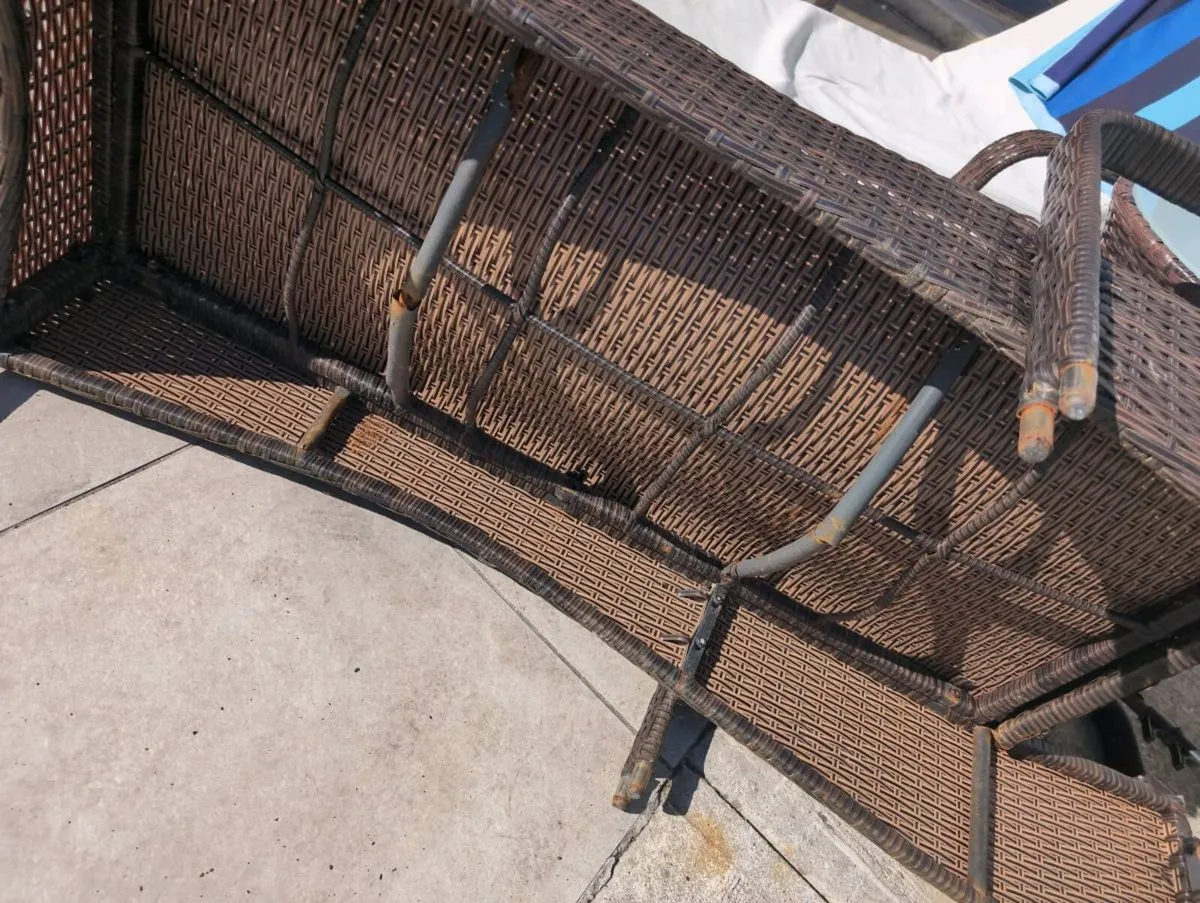 2 x wicker sun loungers - Image 3