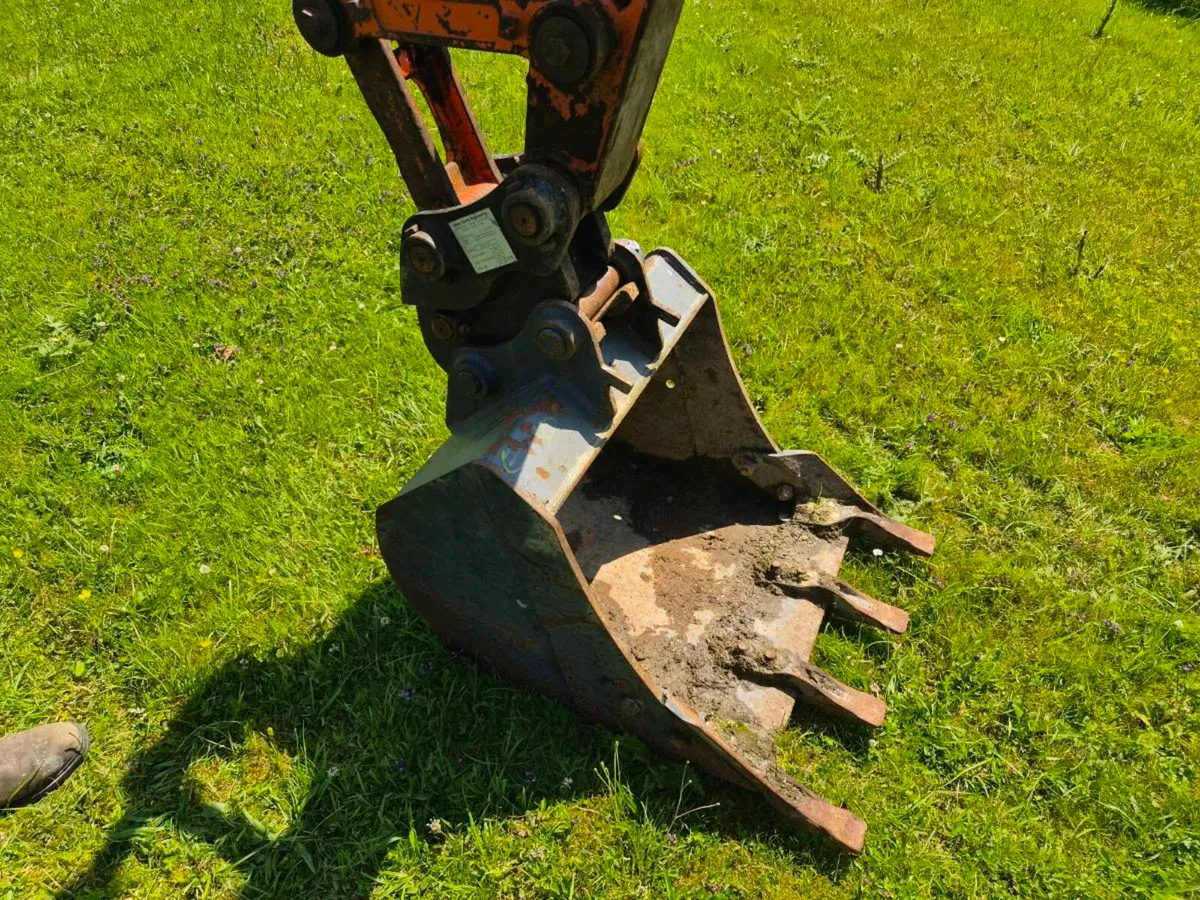 Fiat Kobelco e30.2sr Mini excavator - Image 2