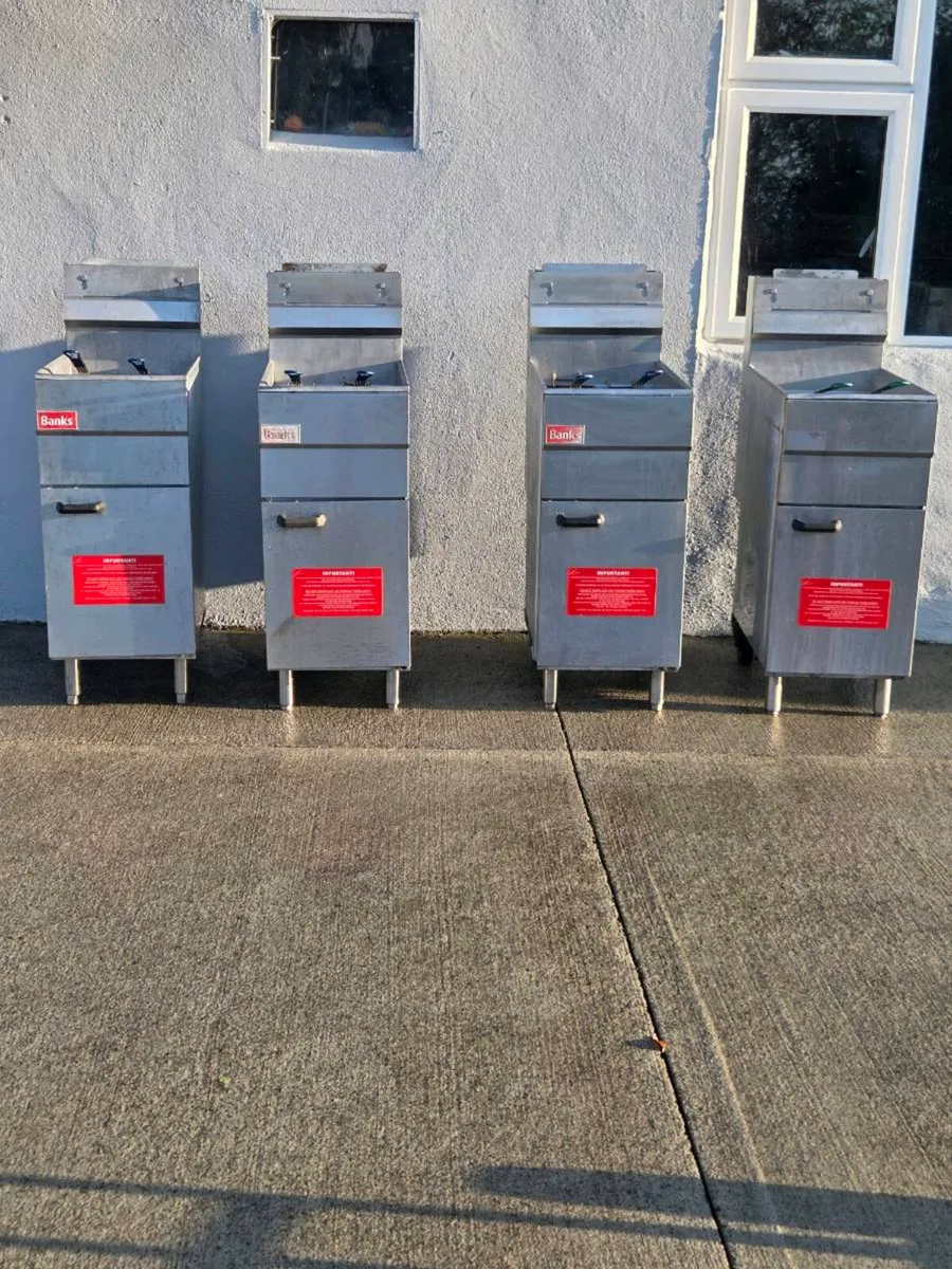 4 commercial banks gas fryers - Image 2