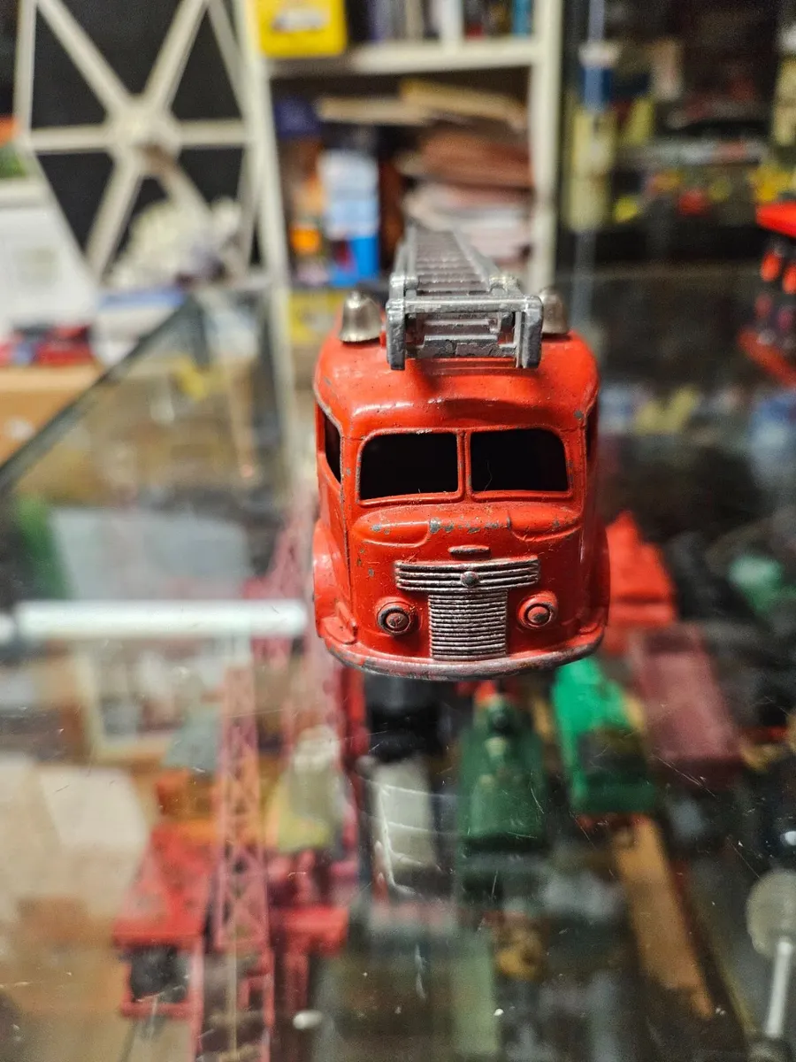 Dinky 1950's Fire Engine - Image 2