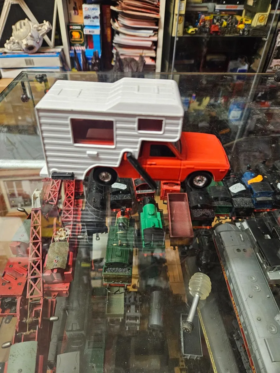 Corgi 1970's Camper Van - Image 2