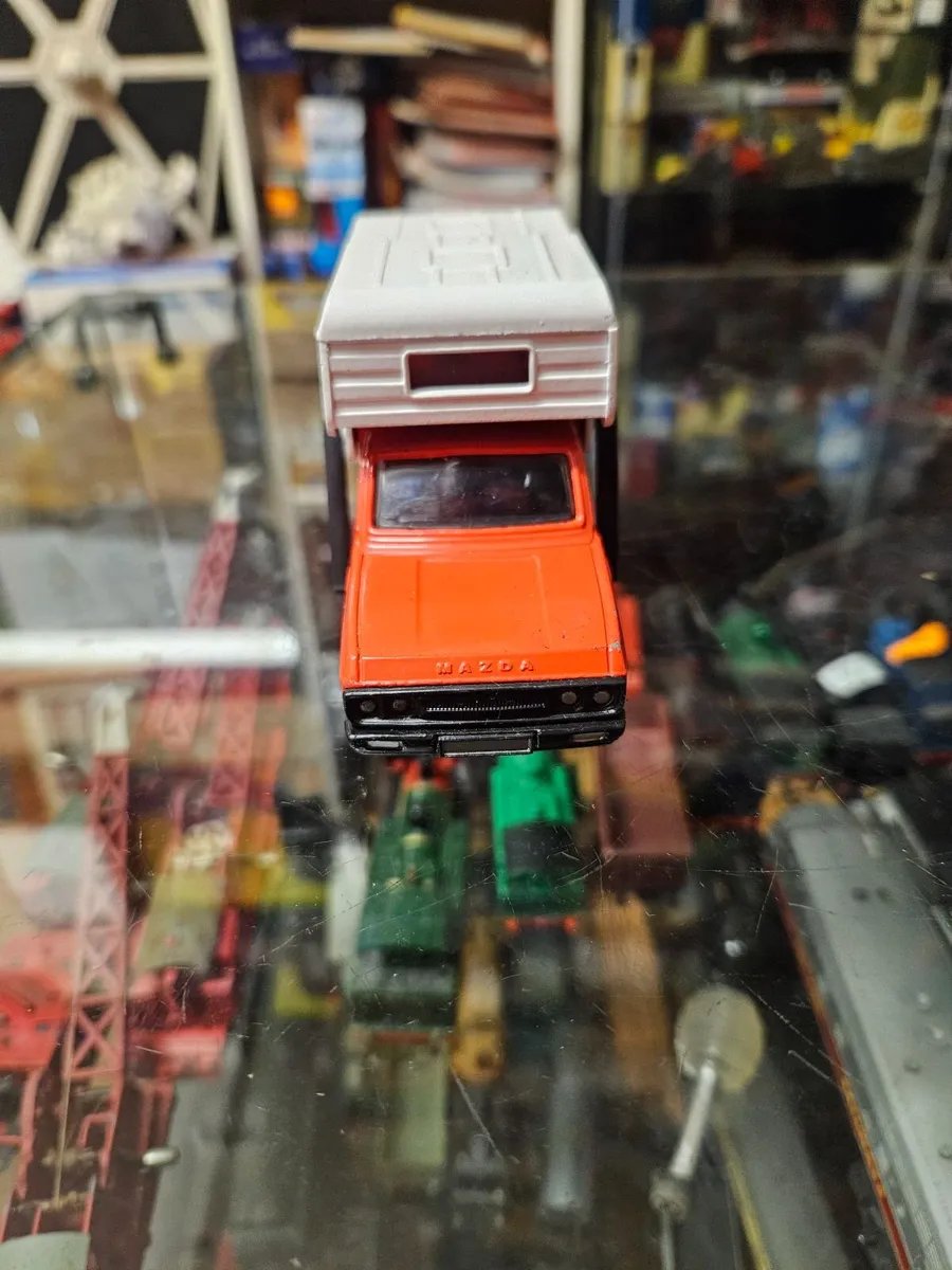 Corgi 1970's Camper Van - Image 4
