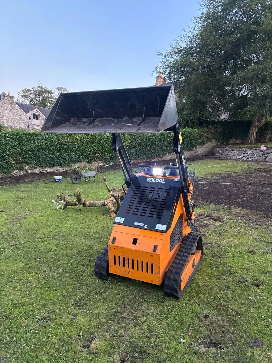 Mini skid steer - Image 1
