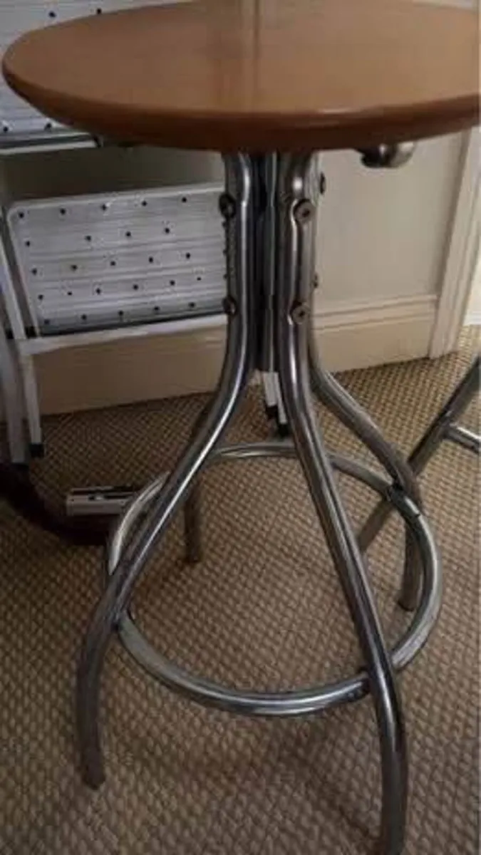 3 bar stools - Image 4