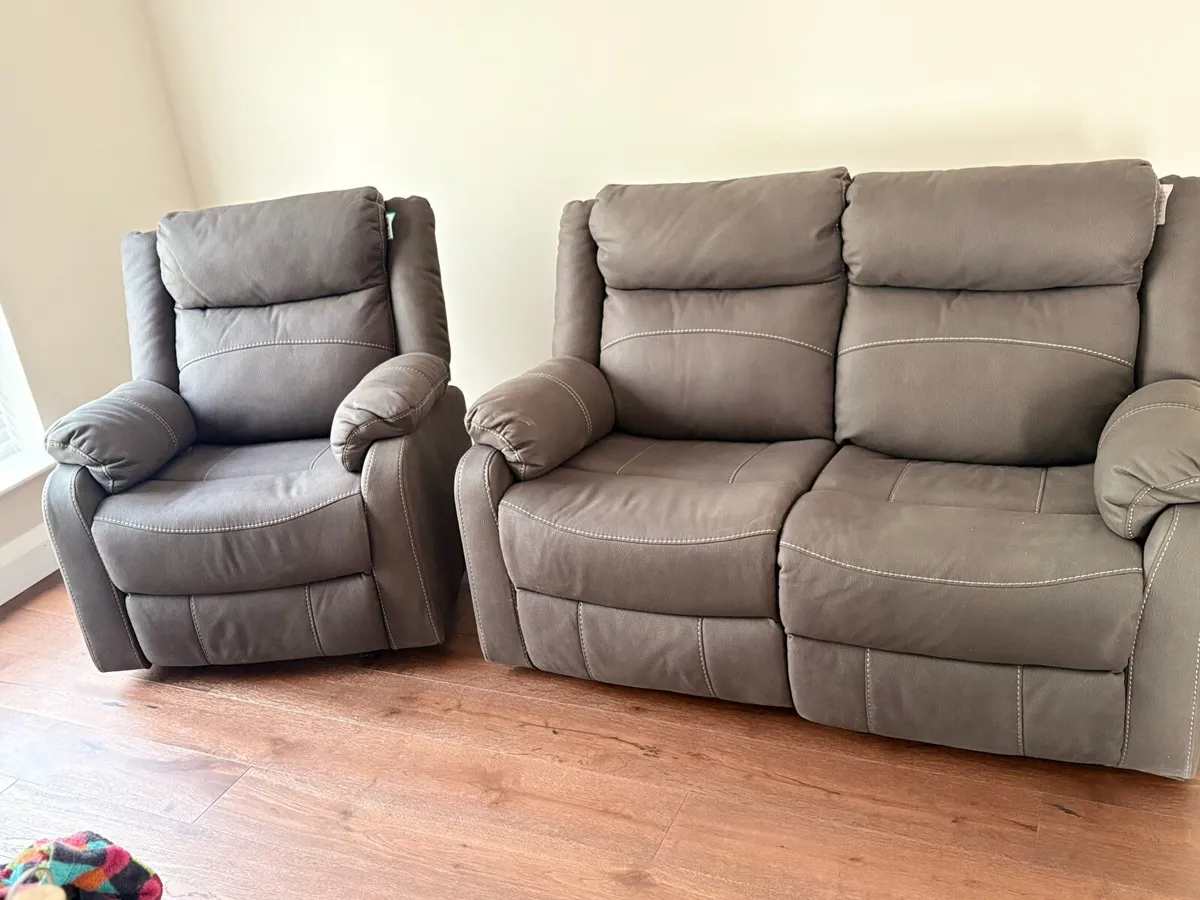 2 seater and single seater sofa recliners - Image 3