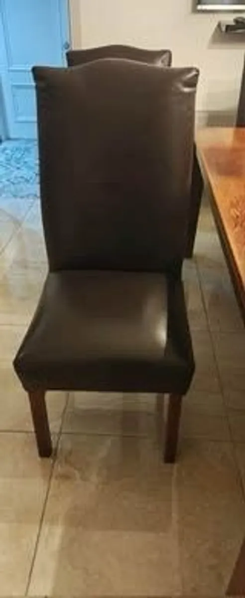 Dining table & Chairs - Image 4