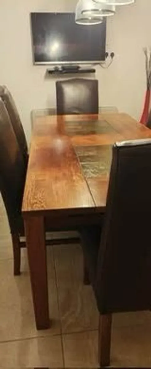 Dining table & Chairs - Image 2