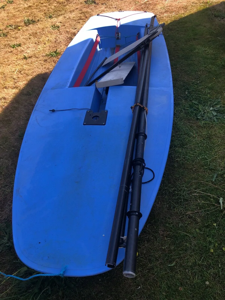 Topper sailing dinghy - Image 1