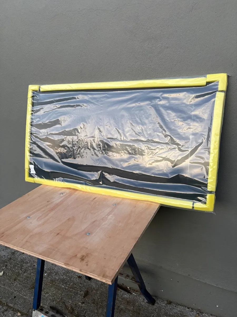 Volkswagen T5/T6 back panel fixed window - Image 4