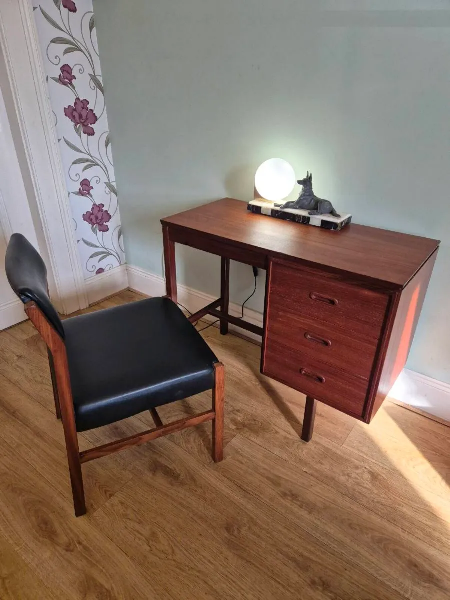Mid Century teak desk - Image 1