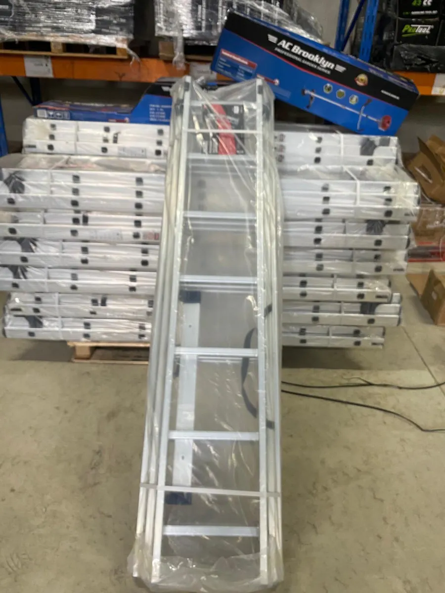 Aluminium scaffolding tower - Image 1