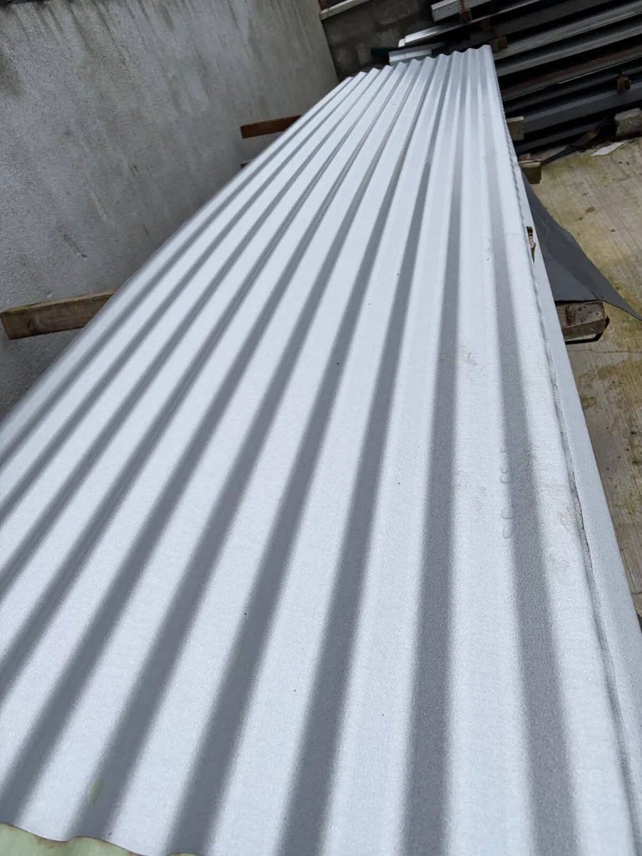 Silver galvanised roof sheet - Image 1