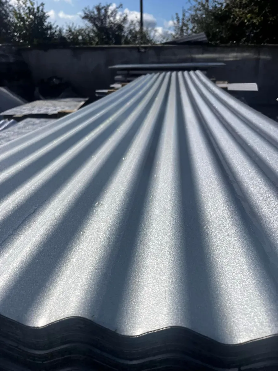 Silver galvanised roof sheet - Image 3