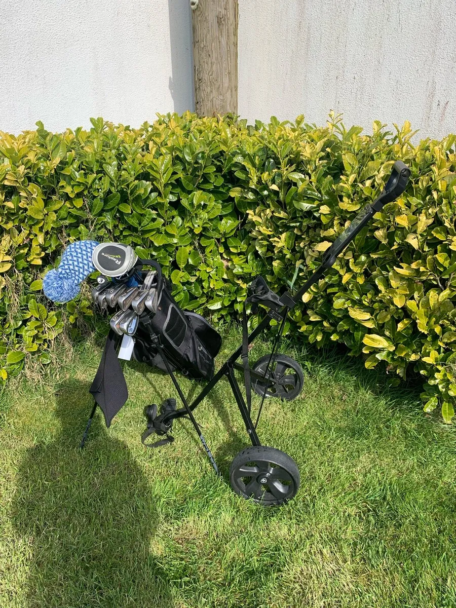 Golf set and trolly - Image 1