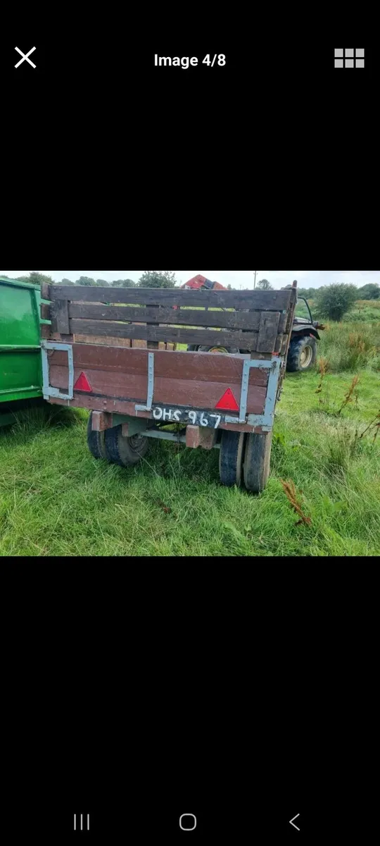 Tractor tipping trailer - Image 3