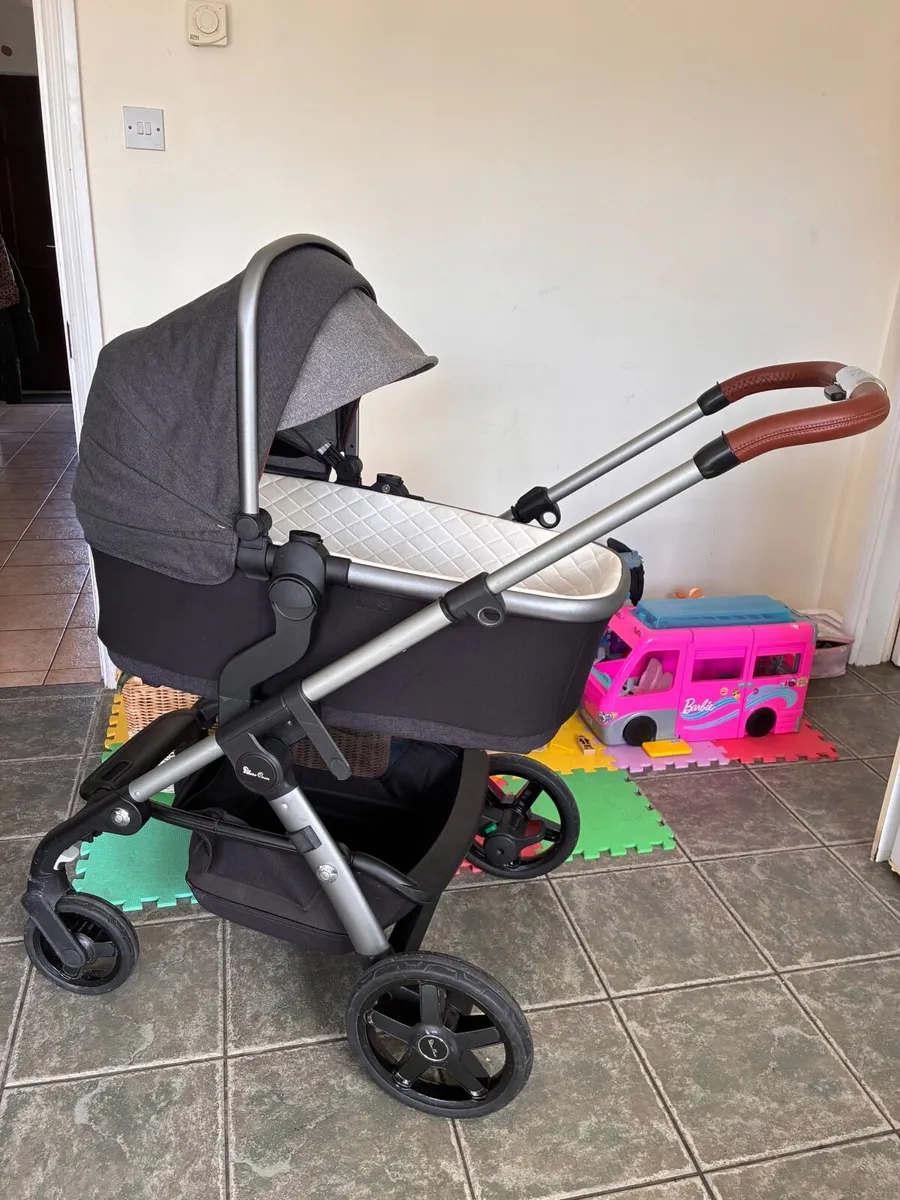 Silver cross wave basinette, buggy, maxi cosi - Image 2