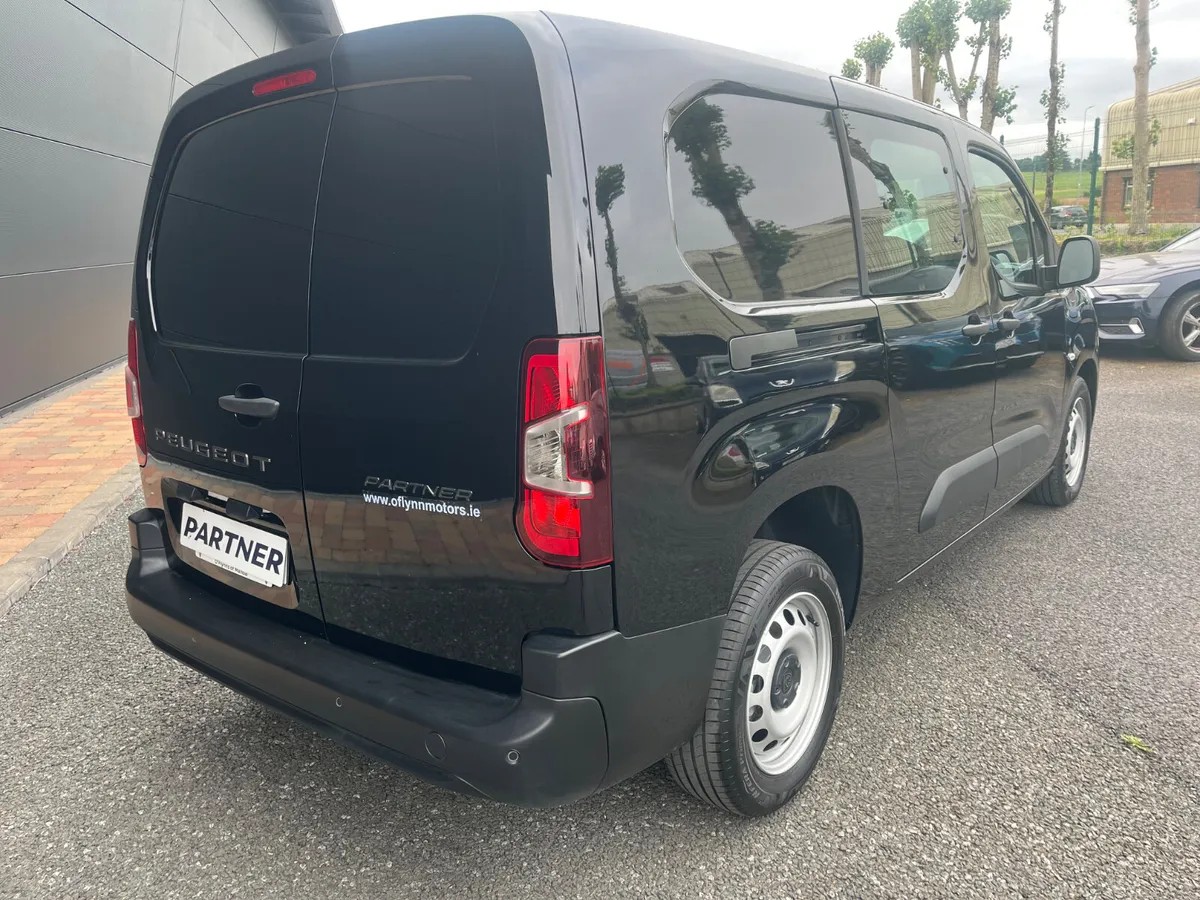 Peugeot Partner Professional Crew Cab 1.5 - Image 3