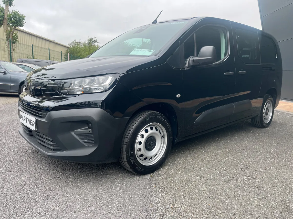 Peugeot Partner Professional Crew Cab 1.5 - Image 2