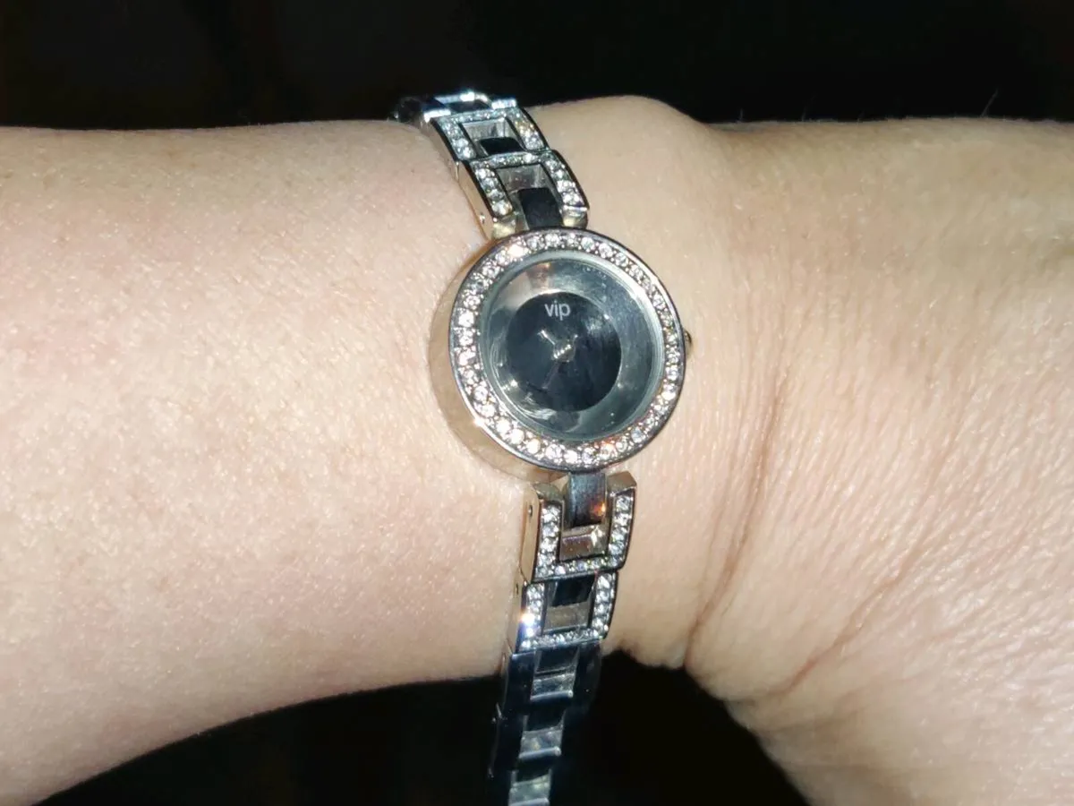 VIP DESIGNER VINTAGE , Glittery 8"Cocktail Watch ! - Image 3