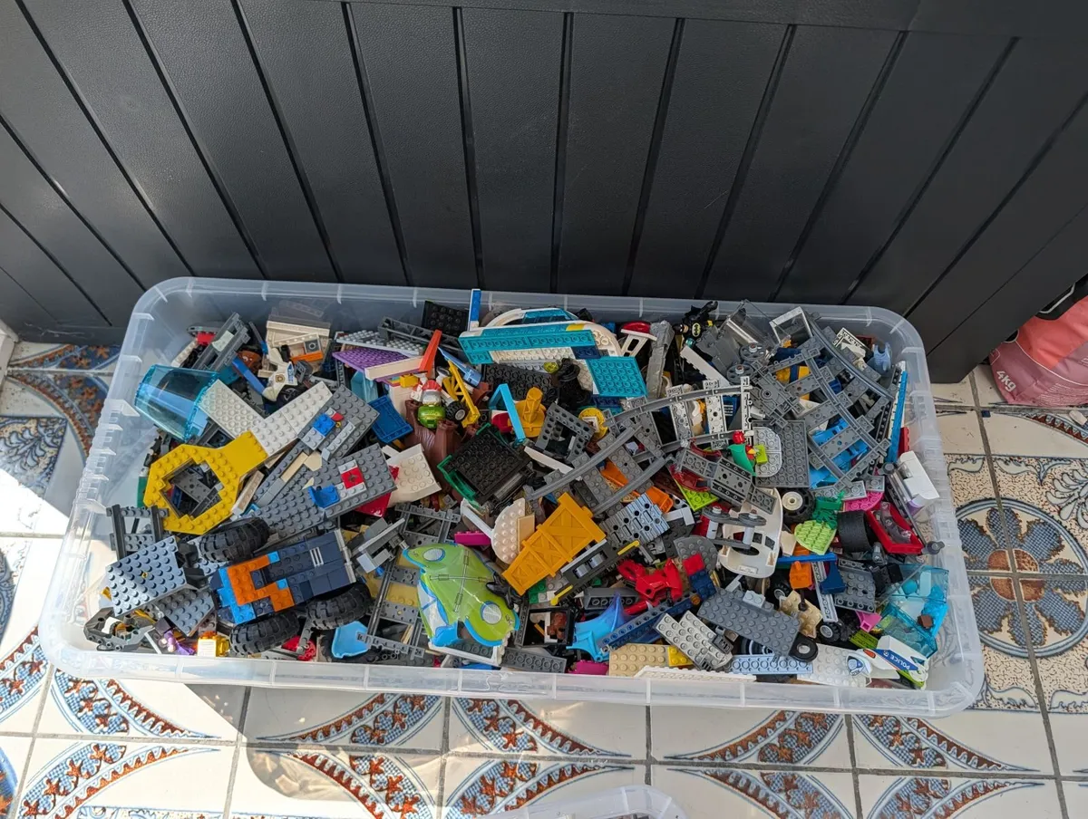 2 Large Boxes of LEGO including 40+ mini figures - Image 3