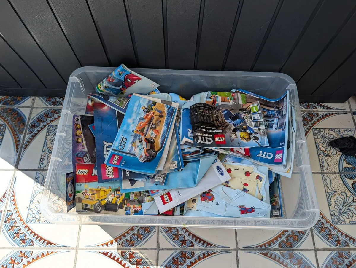 2 Large Boxes of LEGO including 40+ mini figures - Image 4